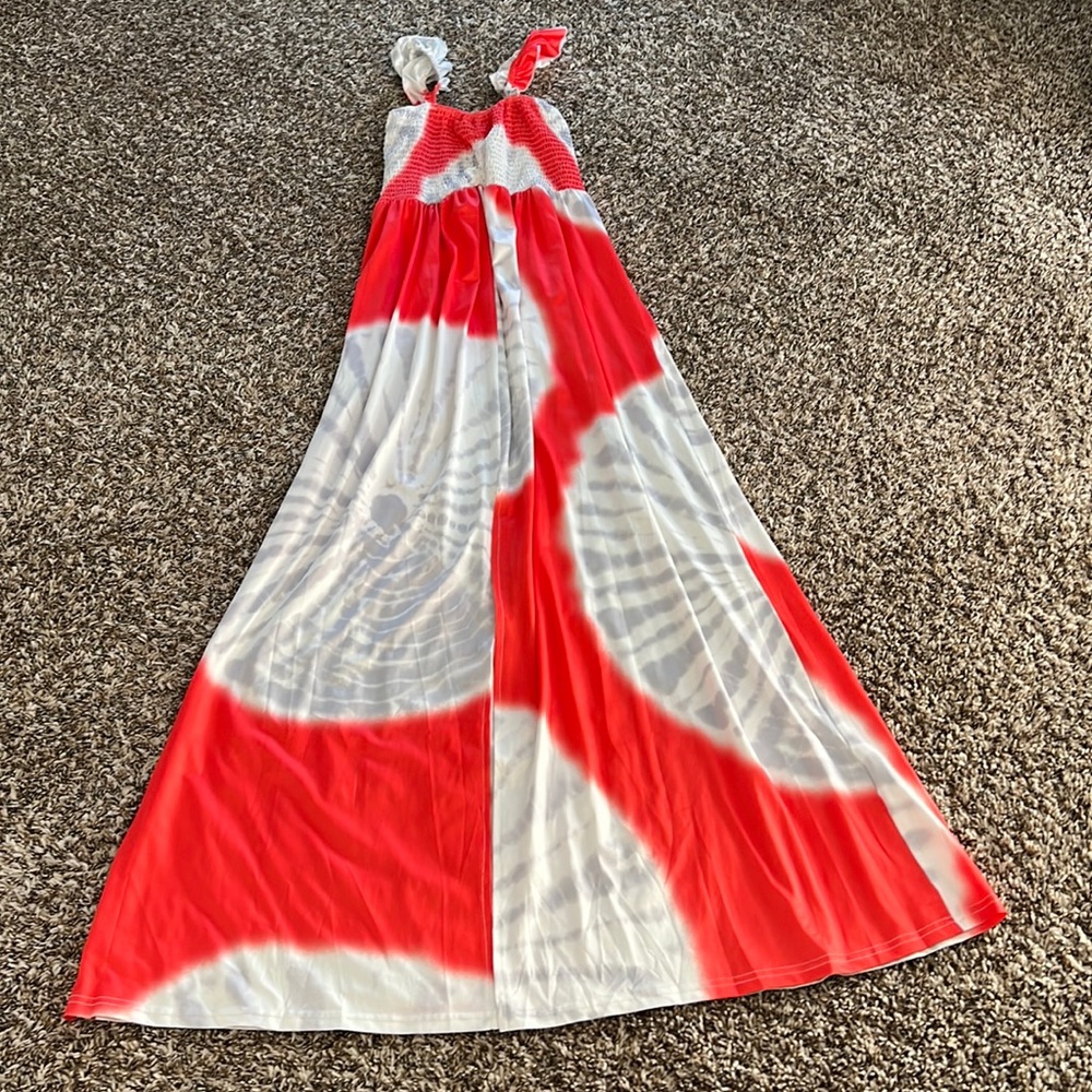 NWOT: Long white/coral dress. Size XS.